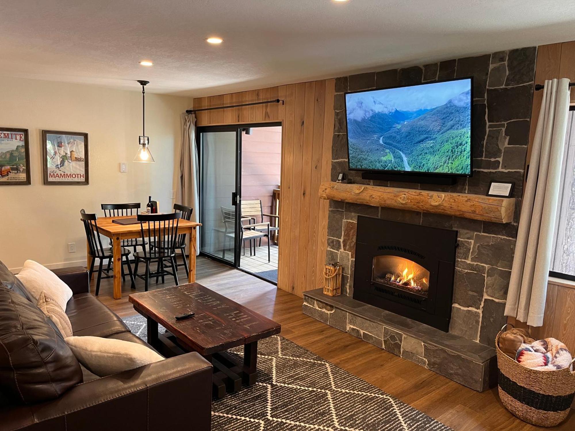 Tastefully Remodeled Condo At Mammoth Ski & Racquet Club, Hot Tub, Garage, 10 Min Walk To Ski Lifts Mammoth Lakes Zewnętrze zdjęcie