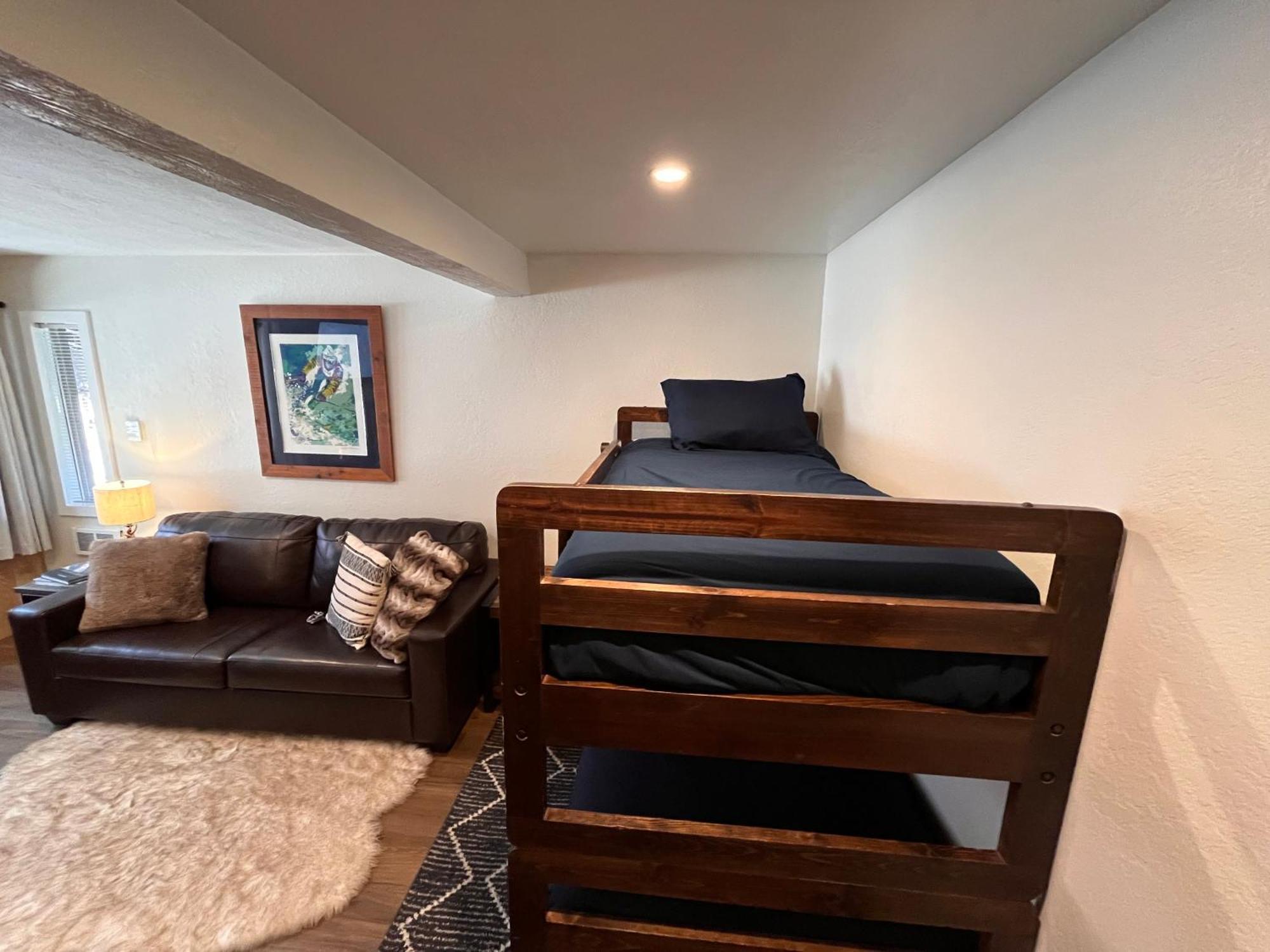 Tastefully Remodeled Condo At Mammoth Ski & Racquet Club, Hot Tub, Garage, 10 Min Walk To Ski Lifts Mammoth Lakes Zewnętrze zdjęcie