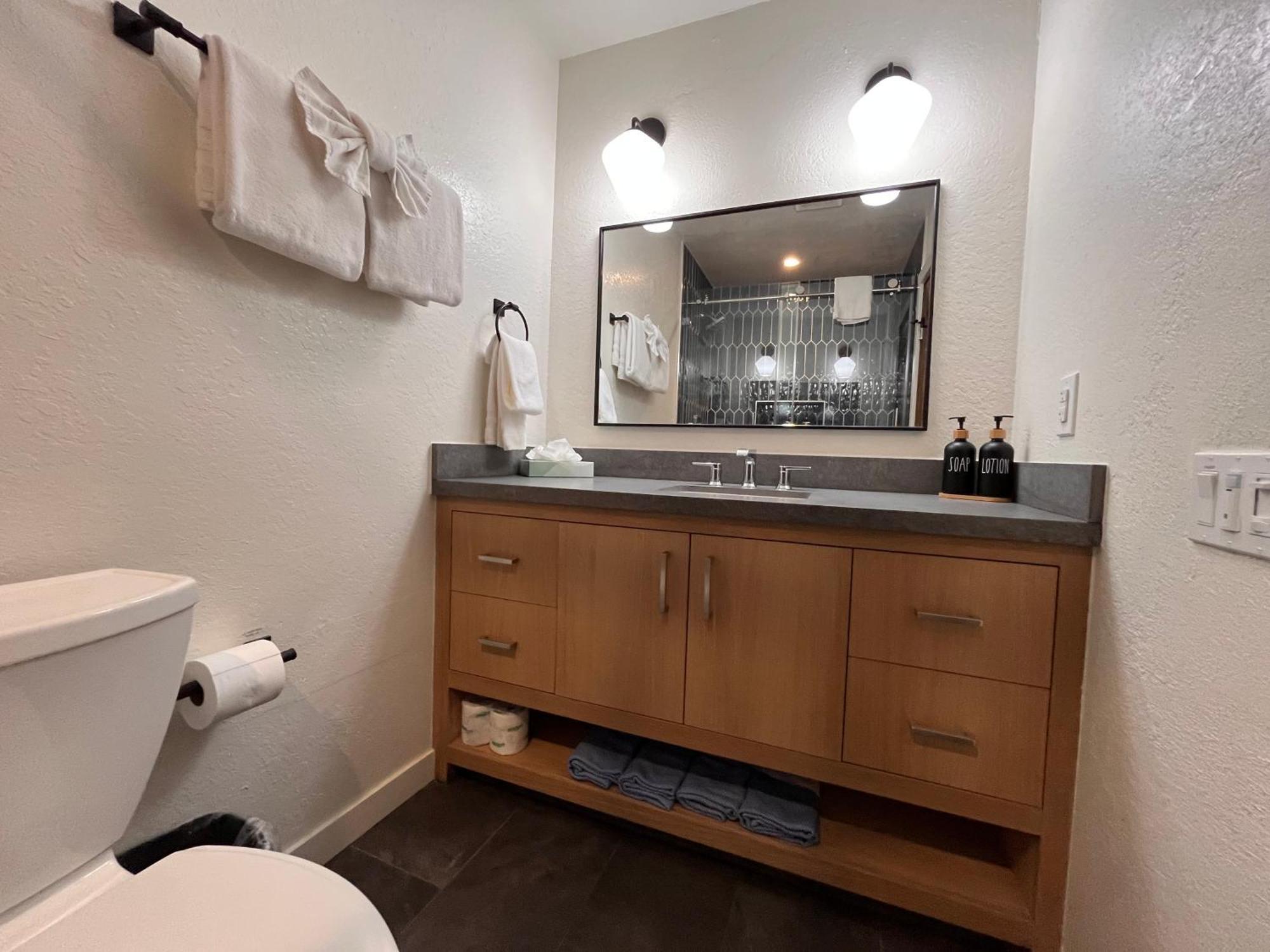 Tastefully Remodeled Condo At Mammoth Ski & Racquet Club, Hot Tub, Garage, 10 Min Walk To Ski Lifts Mammoth Lakes Zewnętrze zdjęcie
