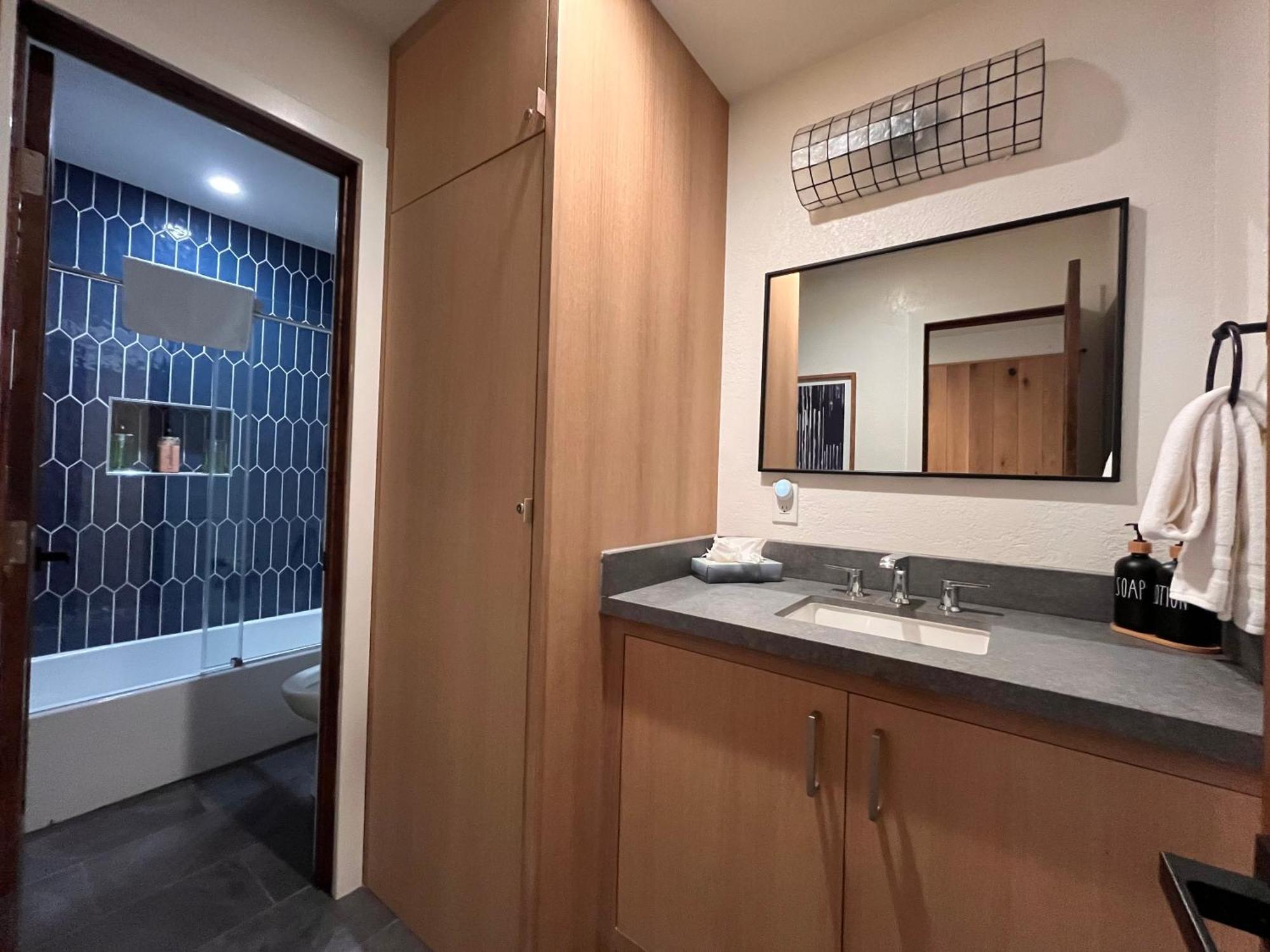 Tastefully Remodeled Condo At Mammoth Ski & Racquet Club, Hot Tub, Garage, 10 Min Walk To Ski Lifts Mammoth Lakes Zewnętrze zdjęcie